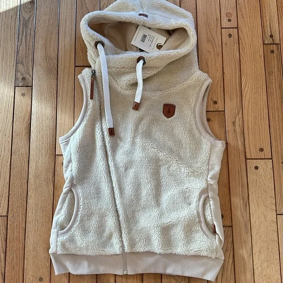 NWT women's Wanakome Zoe Sherpa Vest Ivory Large